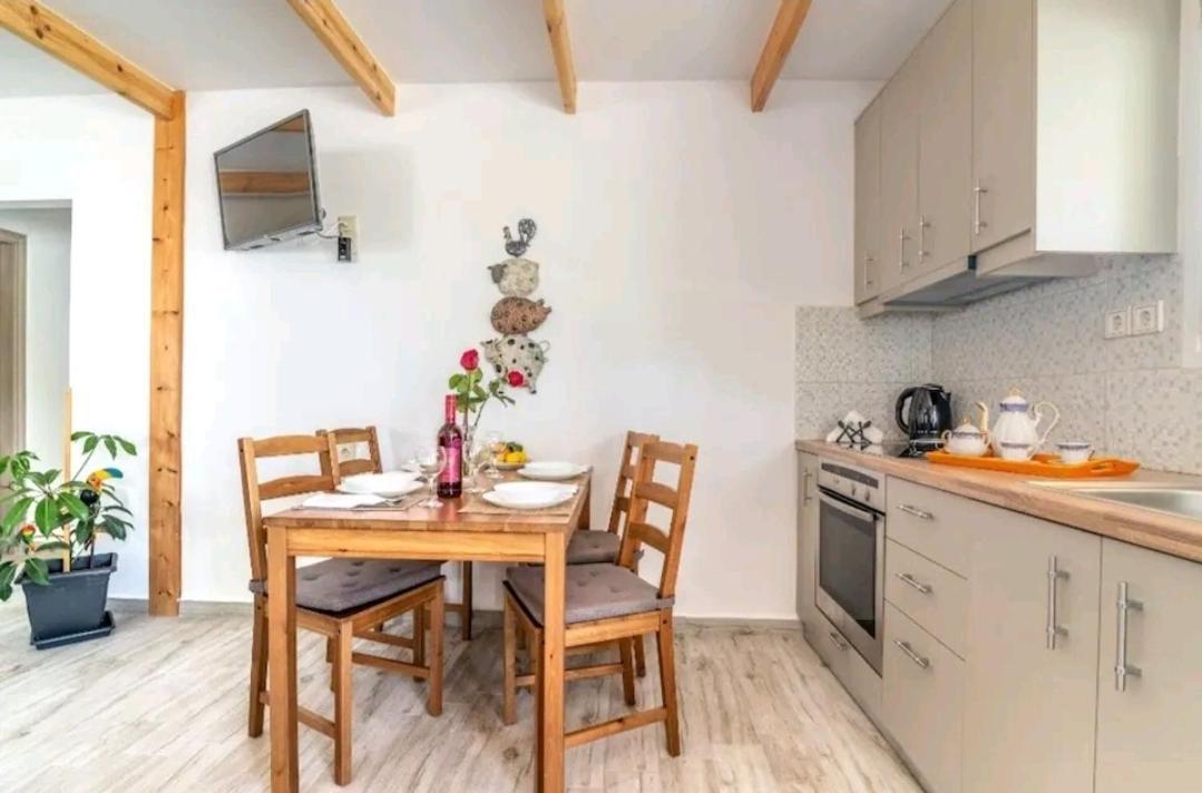 The Holiday House 3 Heraklion  ภายนอก รูปภาพ