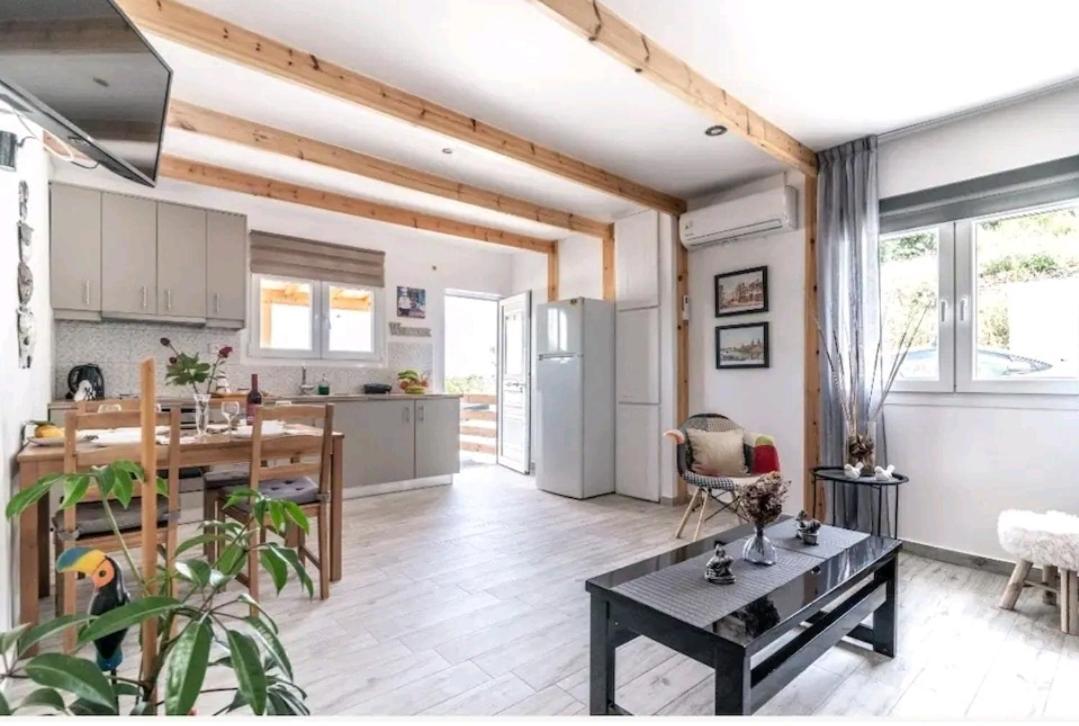 The Holiday House 3 Heraklion  ภายนอก รูปภาพ